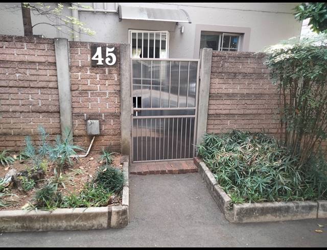 2 BEDROOM TOWNHOUSE FOR SALE IN SONNEGLANS